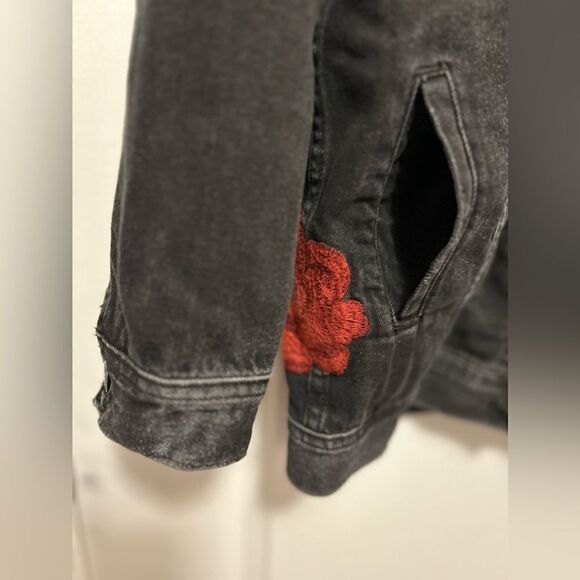 American Eagle Women's XS Embroidered Floral Long Denim Jean Jacket Black rose - Picture 13 of 16
